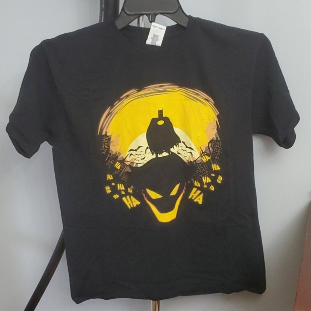 Gildan Black Tee With Batman Graphic Design